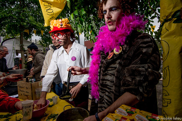 People enjoying the festival La Louche d'Or