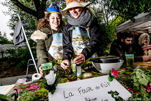 People enjoying the festival La Louche d'Or